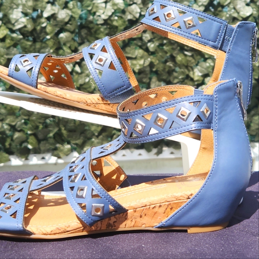 New Directions Sandals Women's Size 8.5 M Faux Leather Isadora Grommet Low Wedge